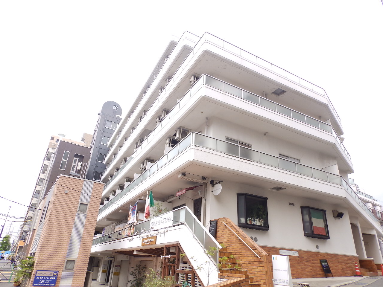 建物外観　リノベーション済