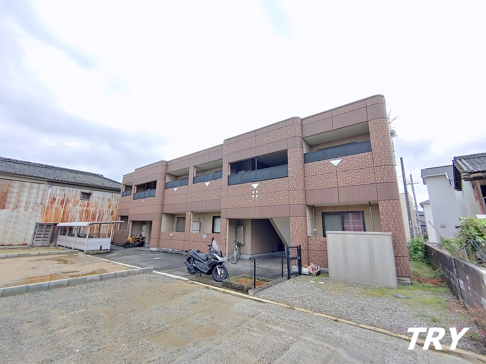 建物外観　重量鉄骨造です。
