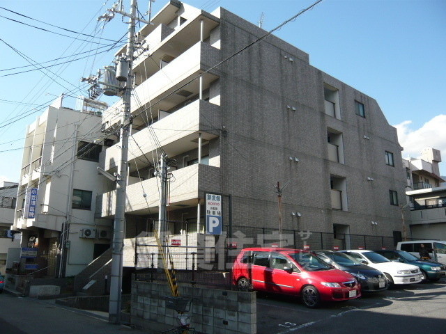 神戸市灘区船寺通のマンションの建物外観