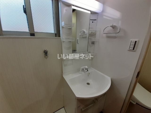 【神戸市中央区坂口通のマンションの洗面設備】