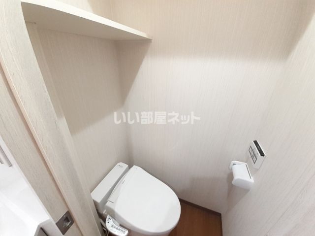 【神戸市中央区坂口通のマンションのトイレ】