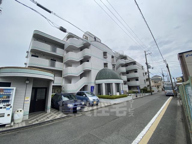 京都市南区唐橋平垣町のマンションの建物外観