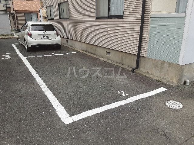 【磐田市豊島のアパートの駐車場】