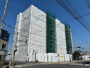 【千歳市幸町のマンションの建物外観】