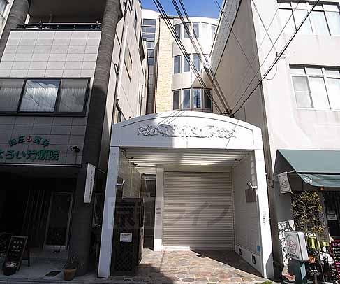 京都市東山区西御門町のマンションの建物外観