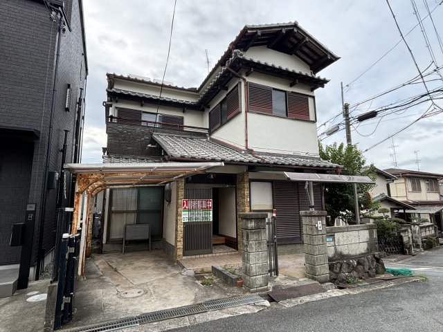 上牧町服部1丁目戸建の建物外観