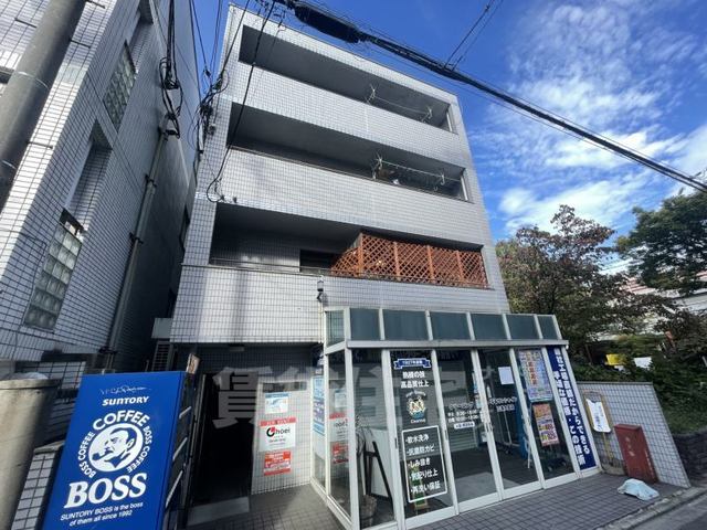 京都市中京区三条大宮町のマンションの建物外観