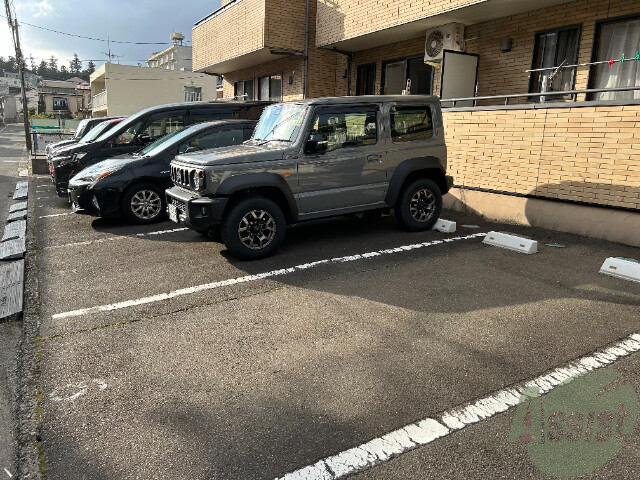 【仙台市青葉区八幡のアパートの駐車場】