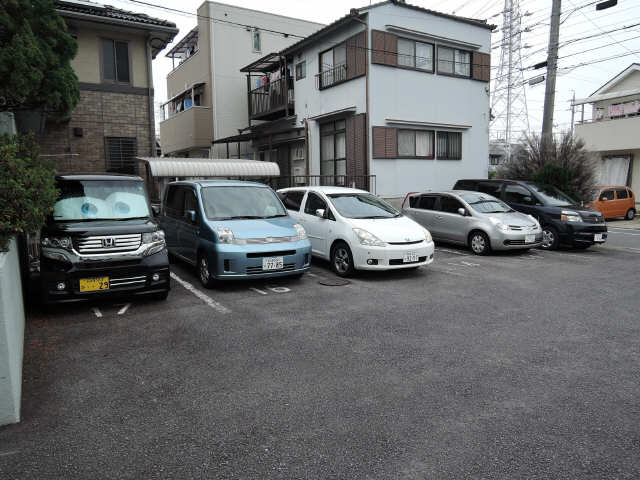 シティハイツ村井の駐車場