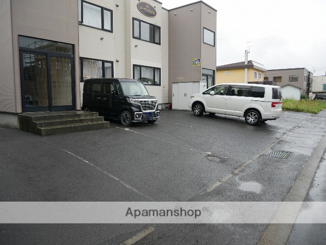 駐車場　エントランス