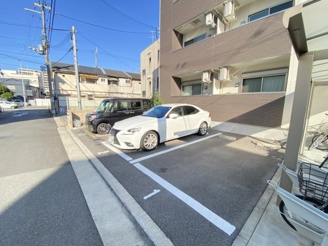 【フジパレス堺東V番館の駐車場】