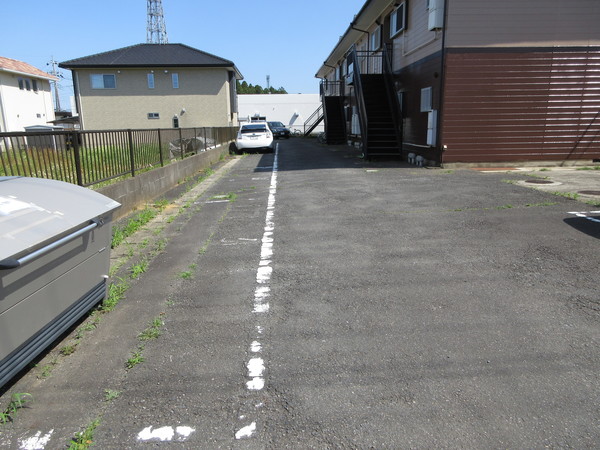 【大久保台ハイツの駐車場】