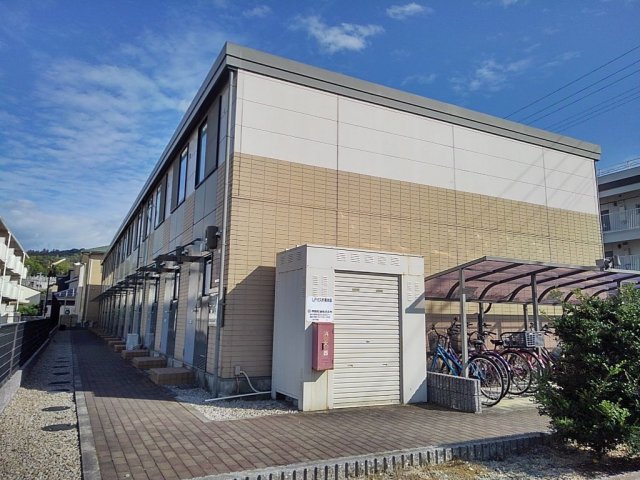 高松市高松町のアパートの建物外観