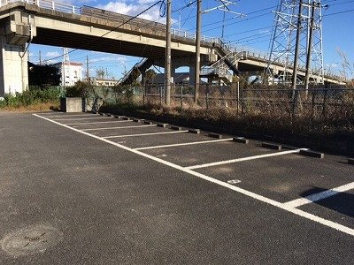 【レオパレス不動塚IIの駐車場】