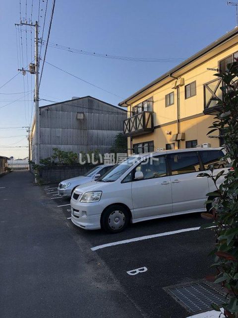 【コスモタウン森岡　Ｃ棟の駐車場】