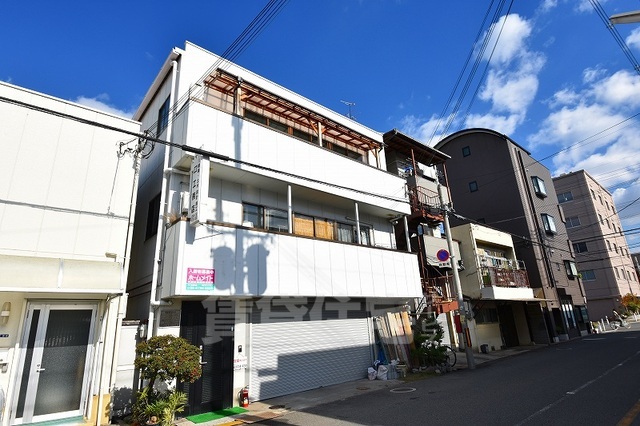 東大阪市高井田本通のマンションの建物外観