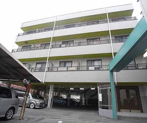 京都市東山区鐘鋳町のマンションの建物外観