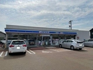 【高岡市守護町のアパートのコンビニ】