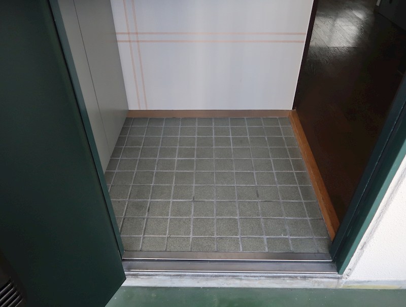 玄関　同型タイプ