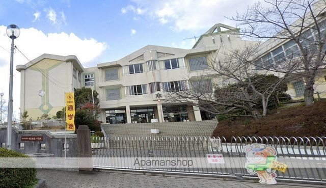 小学校　有功東小学校（小学校）まで323m