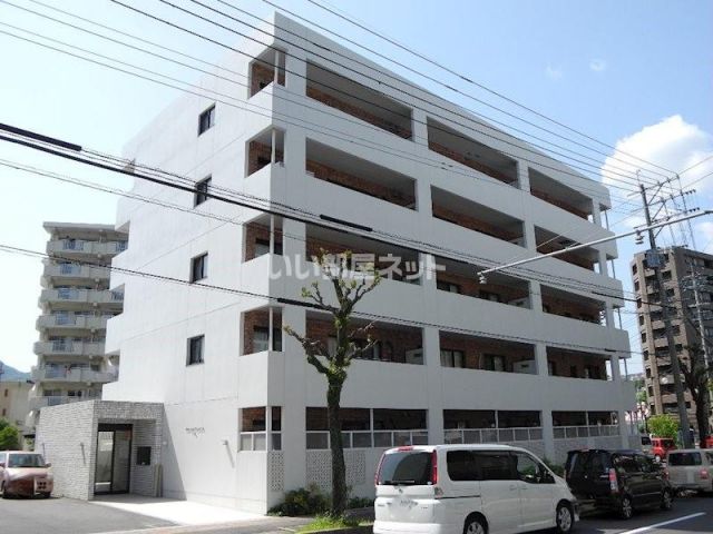 modern palazzo 文教の外観