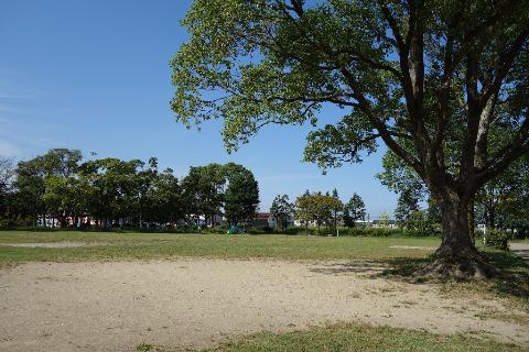 その他　南部緑地公園内運動広場（その他）まで583m