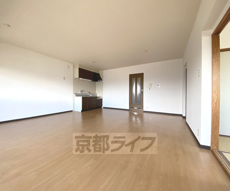 居室・リビング　２０．７帖と開放感のあるリビングダイニングルームになっ...