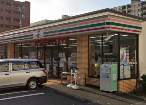 コンビニ　セブンイレブン 新横浜1丁目店（コンビニ）まで242m