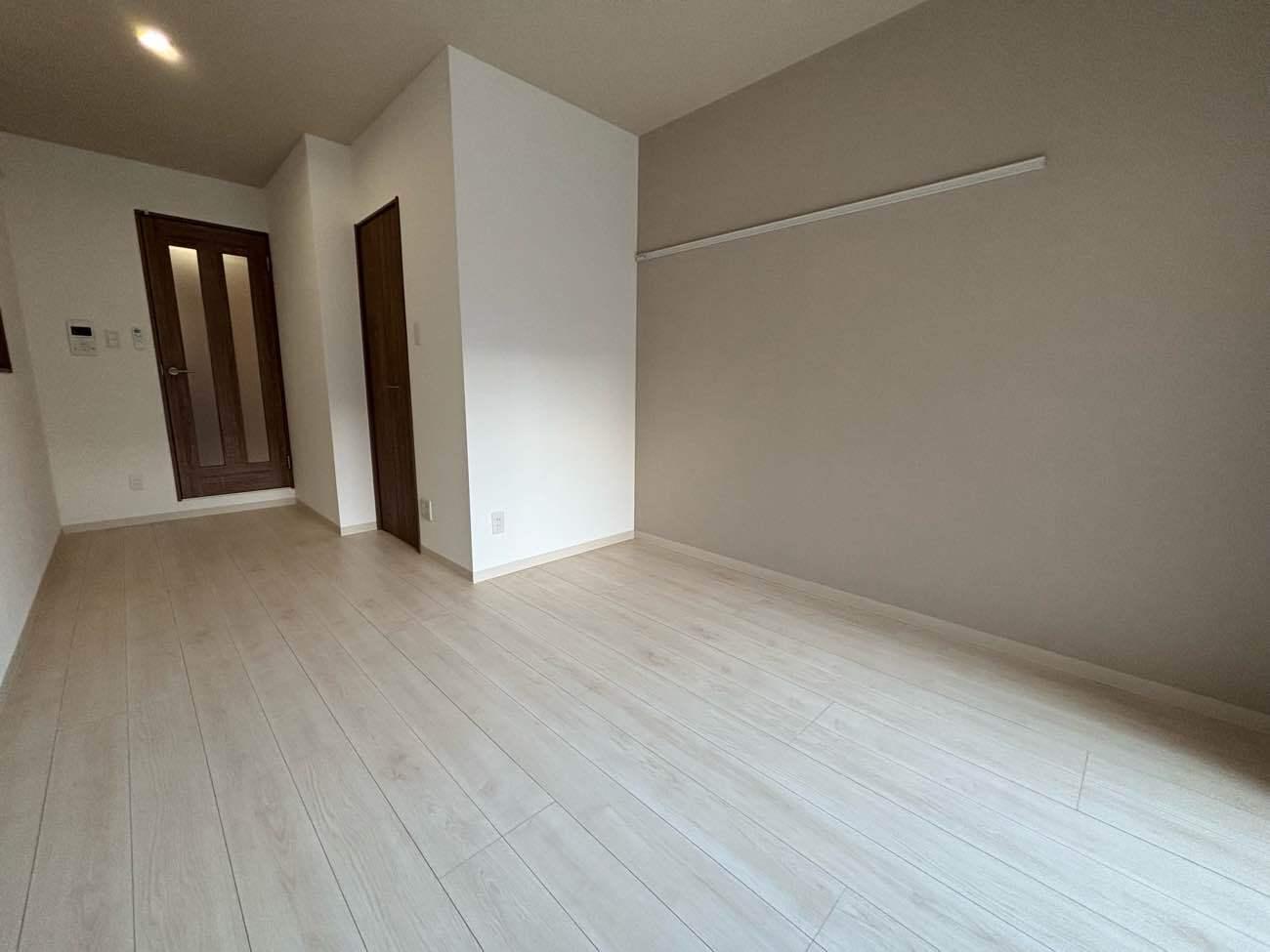居室・リビング　8.5帖の角部屋です