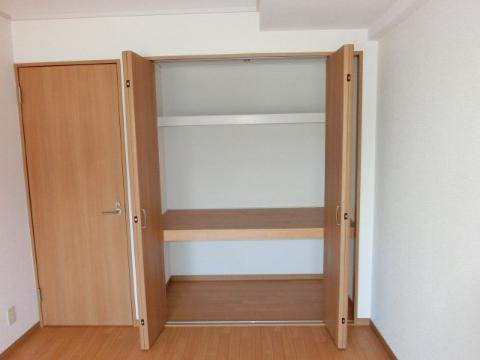 サンピア南茨木　収納　クローゼット