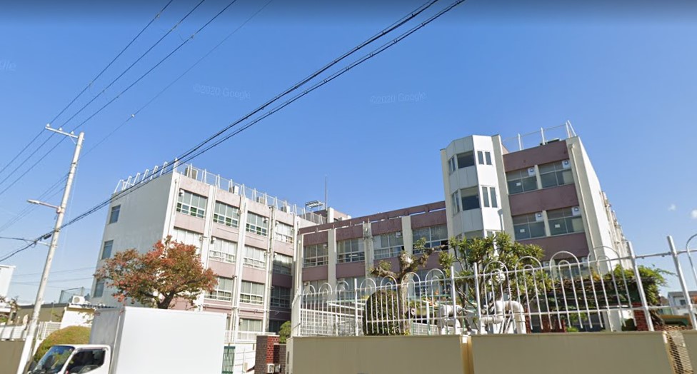 中学校　大阪市立墨江丘中学校（中学校）まで977m