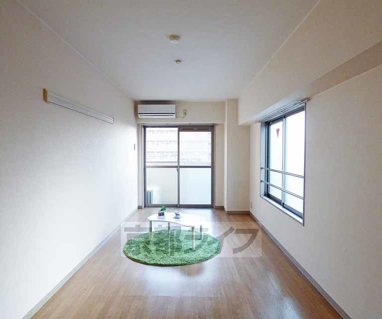 居室・リビング　広々としたお部屋です。