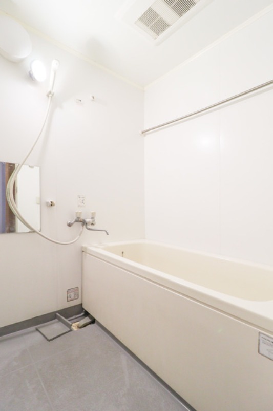 バス・シャワールーム　図面と現状に相違がある場合には現状を優先．．．