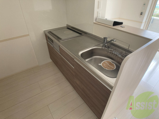 キッチン　キッチンはシックなデザインでした。洗い場も大きい。