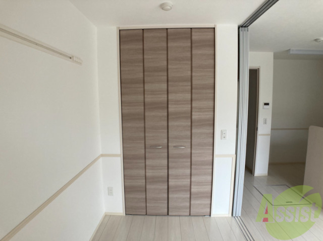 収納　寝室にあったクローゼット。荷物がたくさんあっても大丈夫。