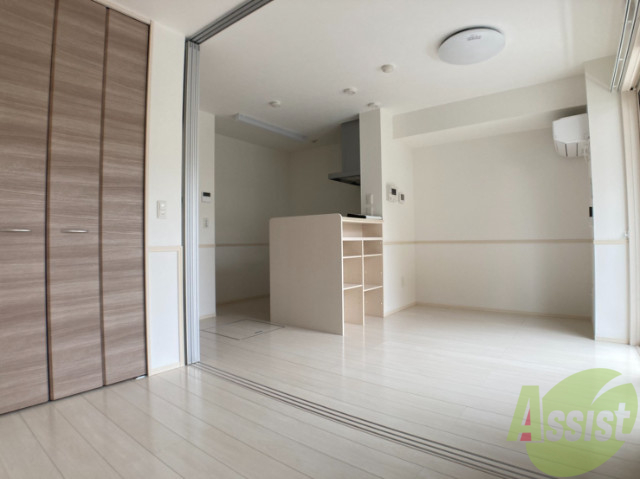 その他部屋・スペース　３帖の洋室のお部屋もあります。寝室にしましょう。