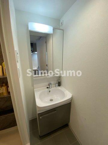 洗面設備　脱衣スペースもあります