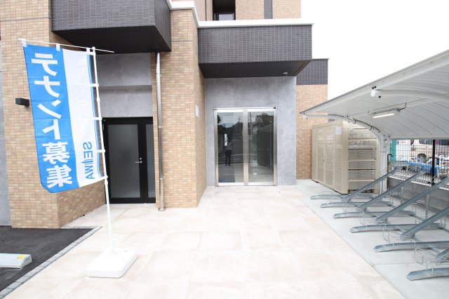 エントランス　ゆとりのあるエントランスです