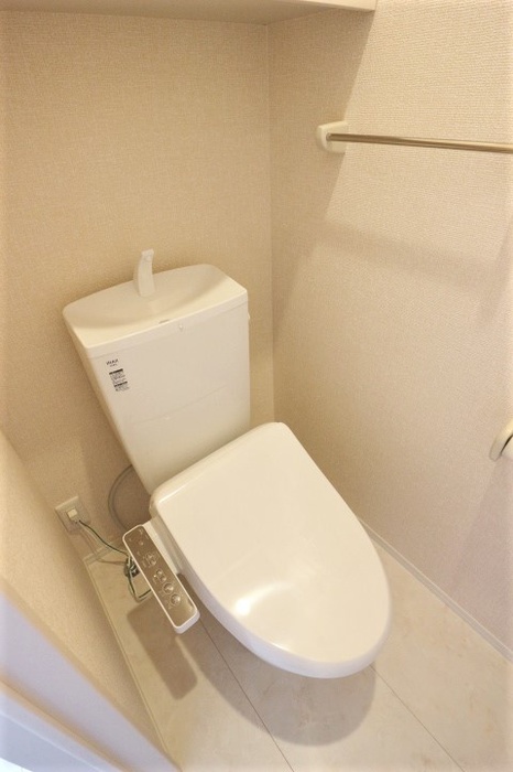 トイレ　温水洗浄暖房便座