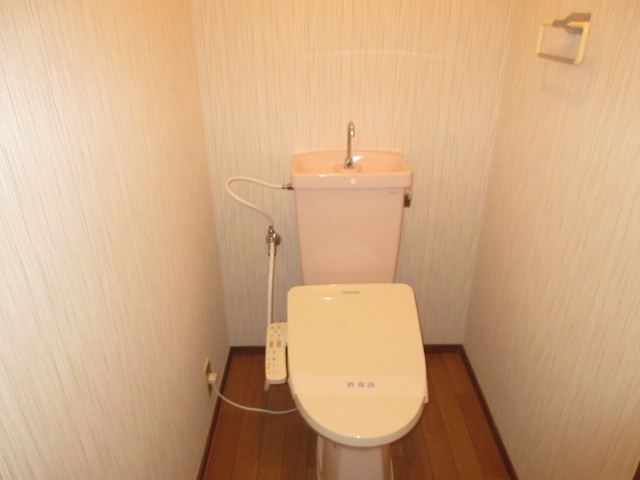 トイレ　温水洗浄便座