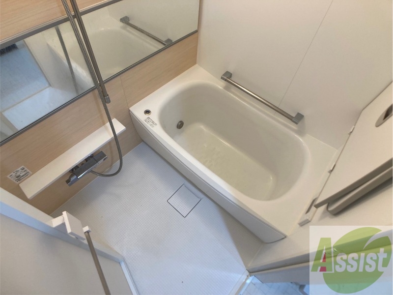 バス・シャワールーム　お風呂になります。一日の疲れを癒してくださいね。