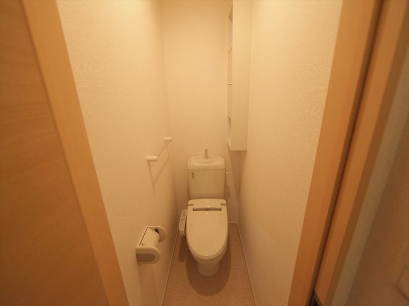 トイレ　温水洗浄暖房便座付トイレ