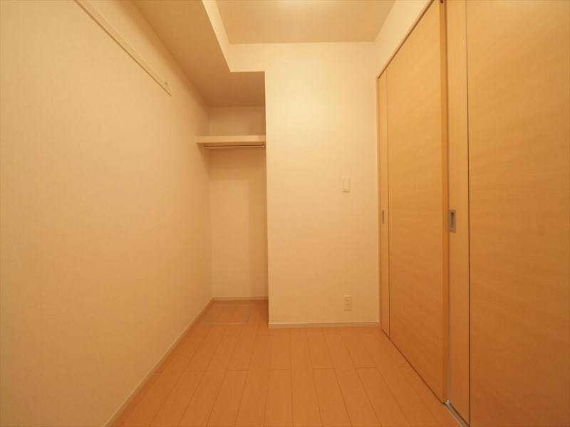 収納　洋室3.5帖　オープンクローゼット（収納充実してます）