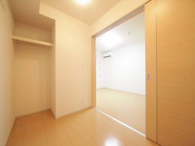 その他部屋・スペース　洋室3.5帖　オープンクローゼット（収納充実してます）