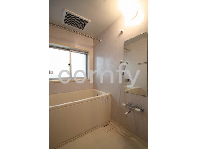 バス・シャワールーム　追炊き・洋室乾燥機付きバス