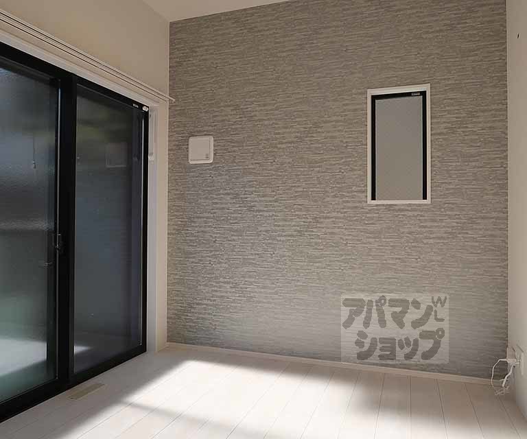 居室・リビング　１０１号室の室内写真です