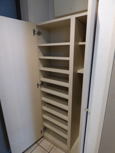 収納　シューズボックス