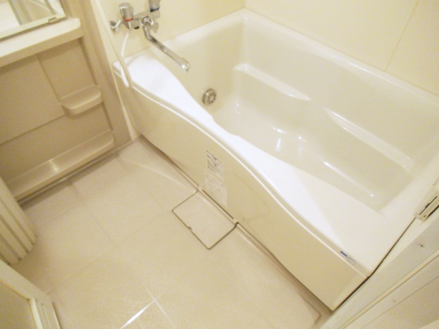 バス・シャワールーム　バスルームもゆったりスペースです！