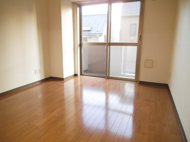 居室・リビング　広々9.2帖のダイニングキッチンです！