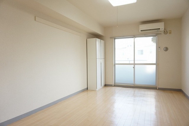 居室・リビング　洋室９畳※２０１８年７月撮影